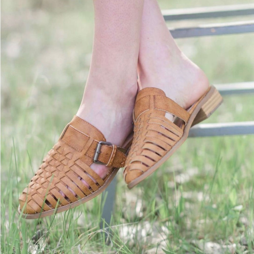 Mi.iM Elanor Women's Light Brown Leather Woven Mules Size 6